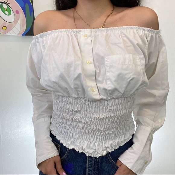☁️White Off shoulder Ruffle top - Picture 2 of 4